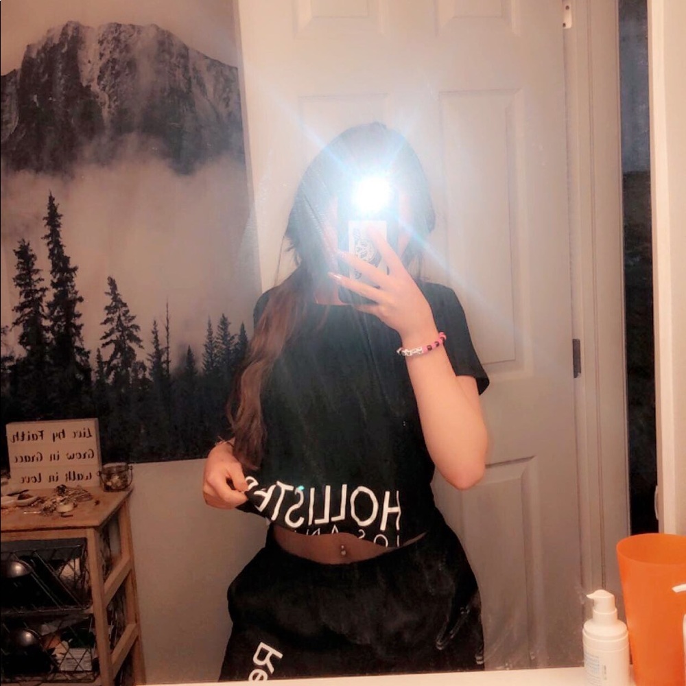 holister crop top💕